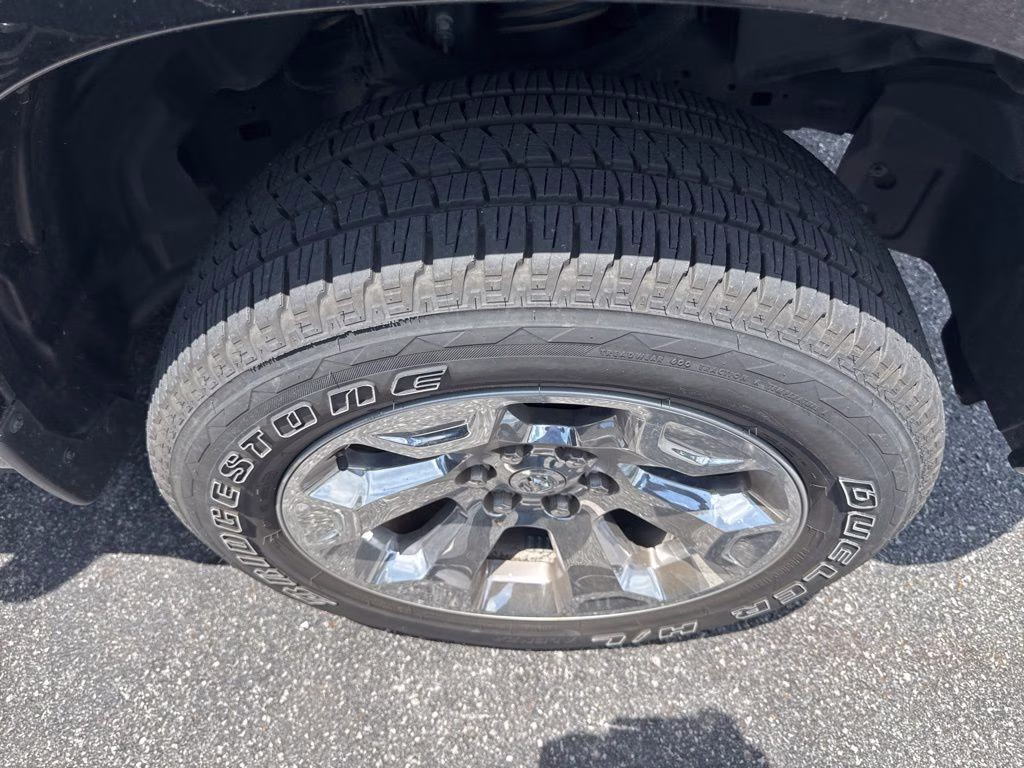 2022 Diamond Black Crystal Pearlcoat Ram 1500 Big Horn/Lone Star RWD Truck