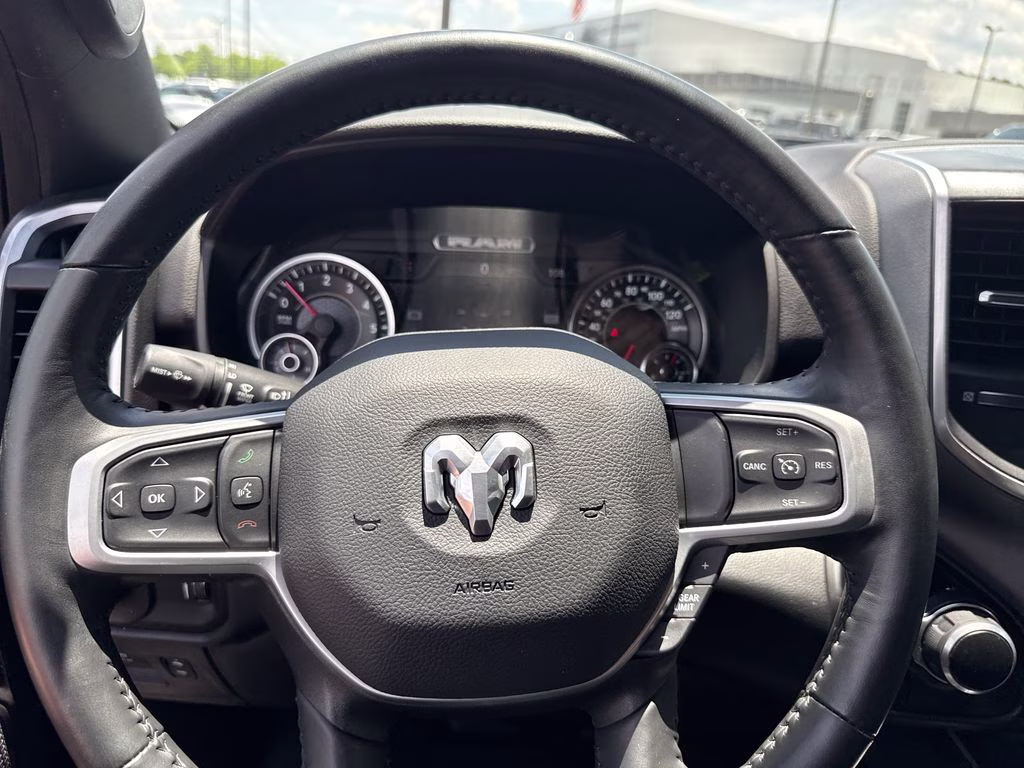 2022 Diamond Black Crystal Pearlcoat Ram 1500 Big Horn/Lone Star 4X4 Truck