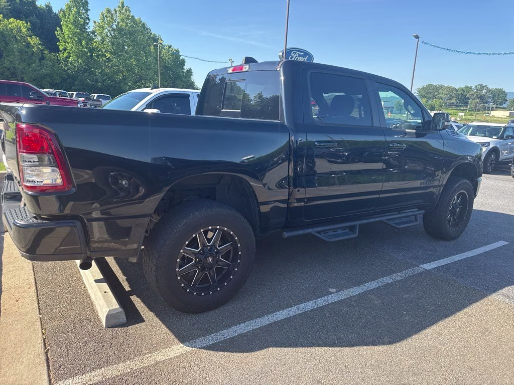 2022 Diamond Black Crystal Pearlcoat Ram 1500 Big Horn/Lone Star 4X4 Truck