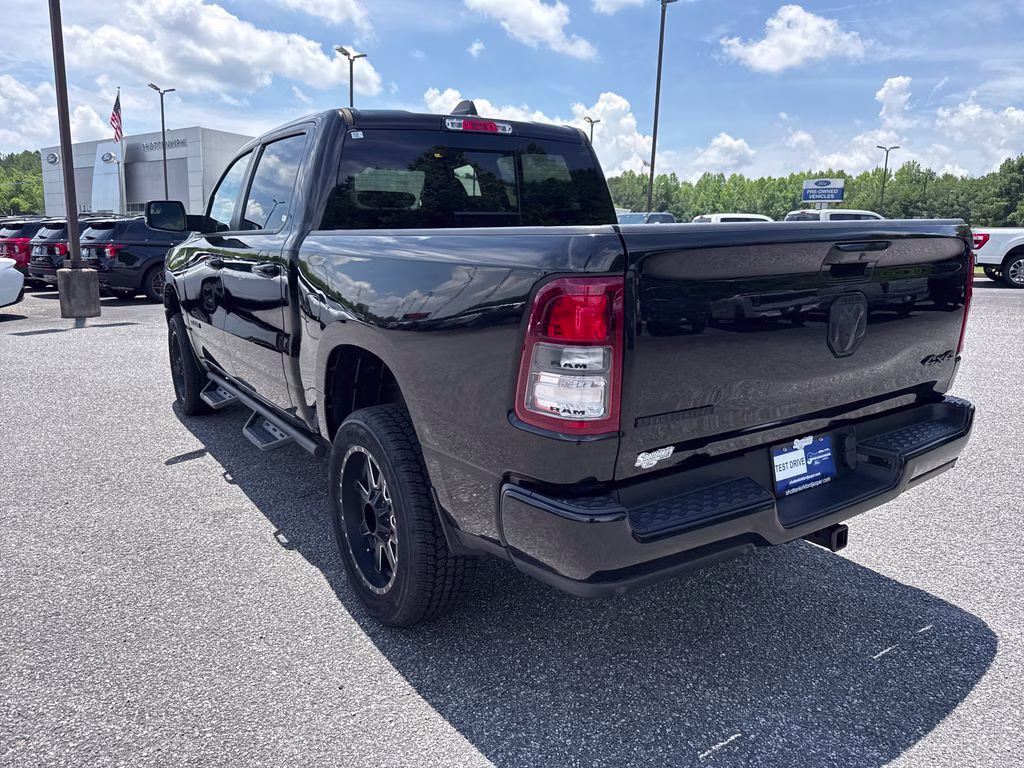 2022 Diamond Black Crystal Pearlcoat Ram 1500 Big Horn/Lone Star 4X4 Truck