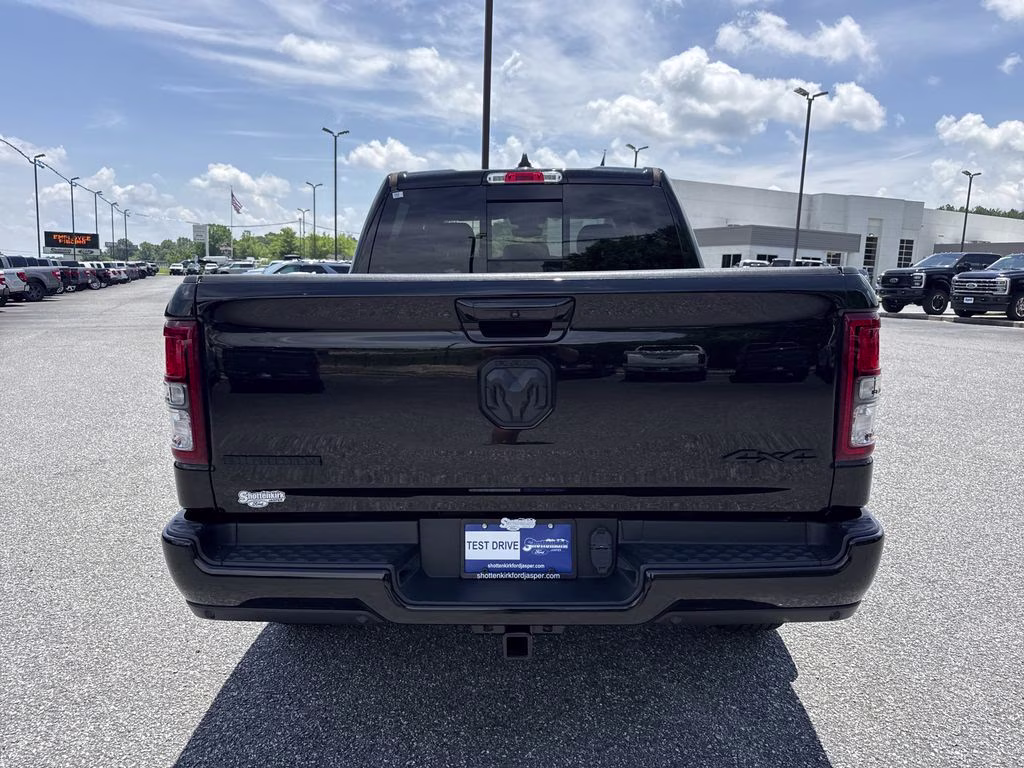2022 Diamond Black Crystal Pearlcoat Ram 1500 Big Horn/Lone Star 4X4 Truck