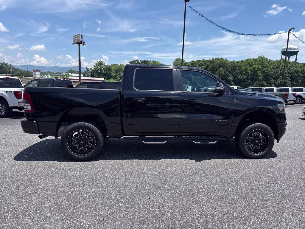 2022 Diamond Black Crystal Pearlcoat Ram 1500 Big Horn/Lone Star 4X4 Truck