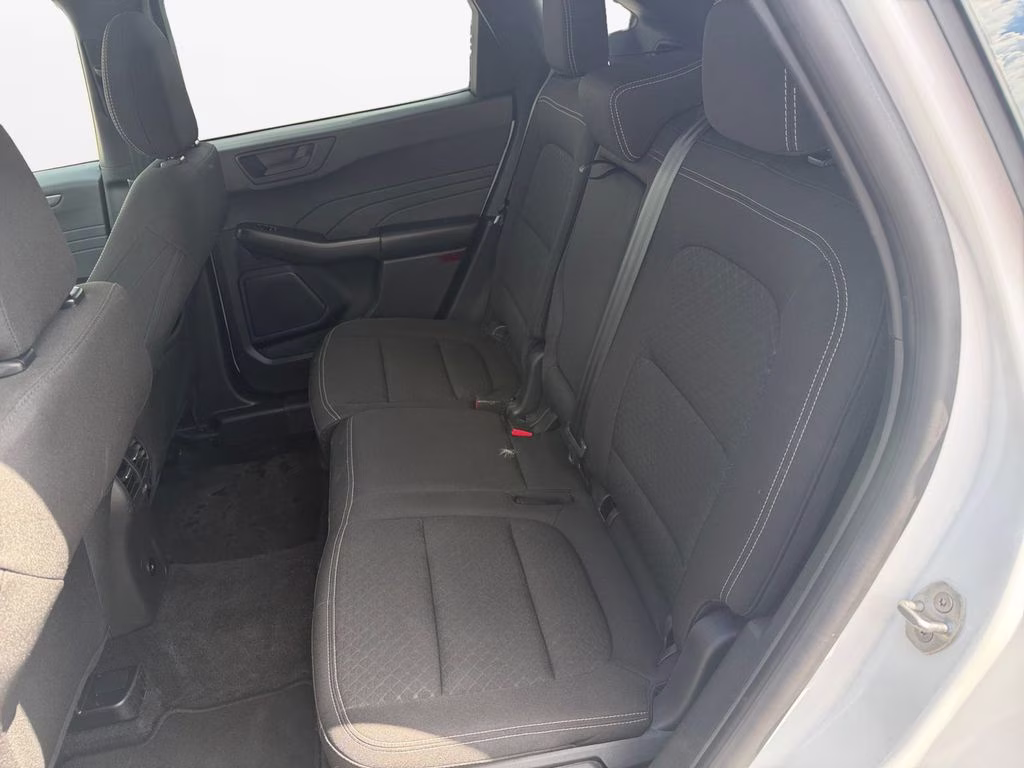 2024 Oxford White Ford Escape Active AWD SUV