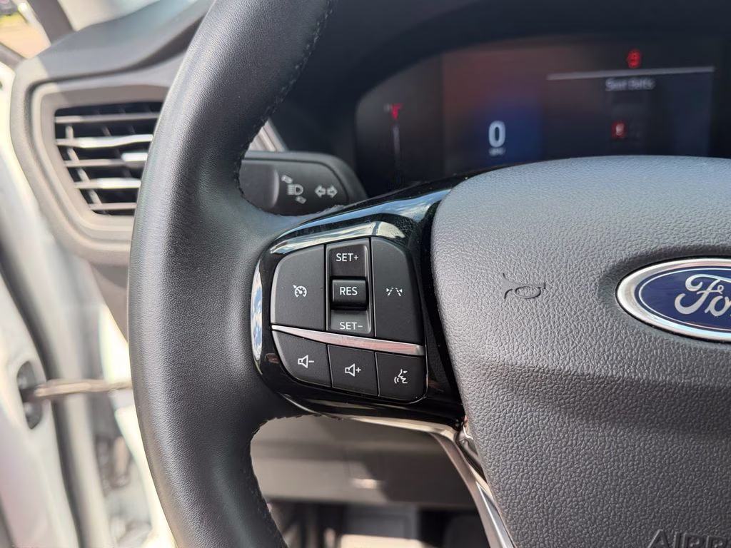2024 Oxford White Ford Escape Active AWD SUV