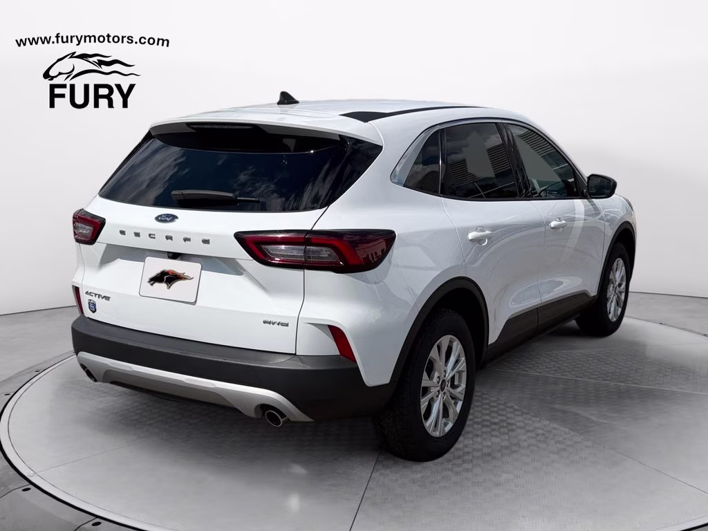 2024 Oxford White Ford Escape Active AWD SUV