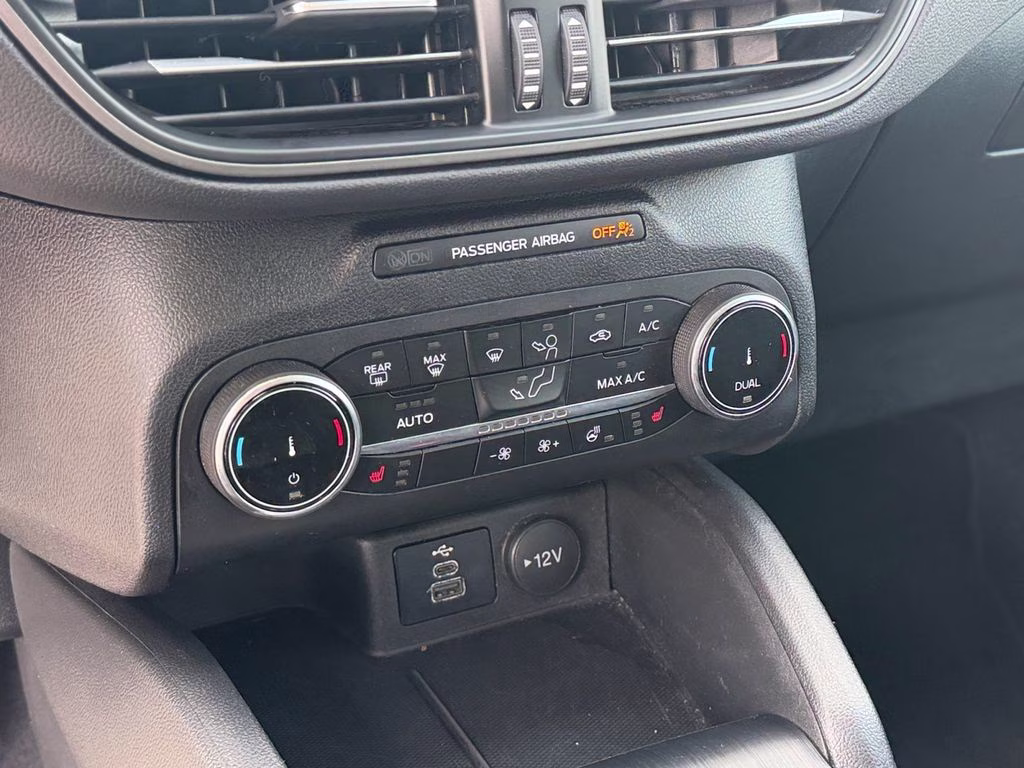 2024 Oxford White Ford Escape Active AWD SUV