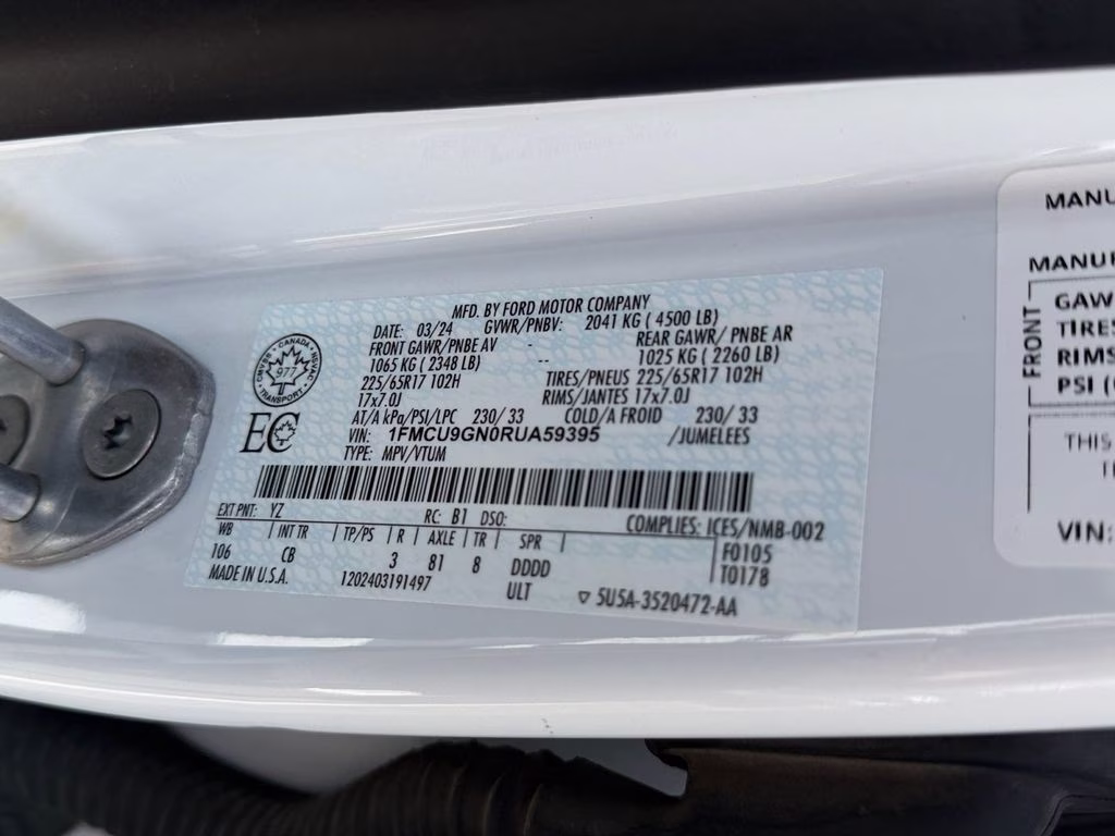 2024 Oxford White Ford Escape Active AWD SUV