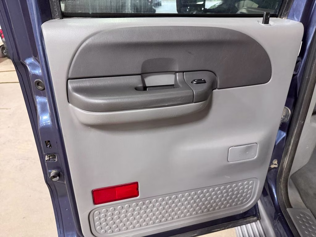 2004 Medium Wedgewood Blue Clearcoat Metallic Ford Super Duty F-350 SRW XLT 4X4 Truck