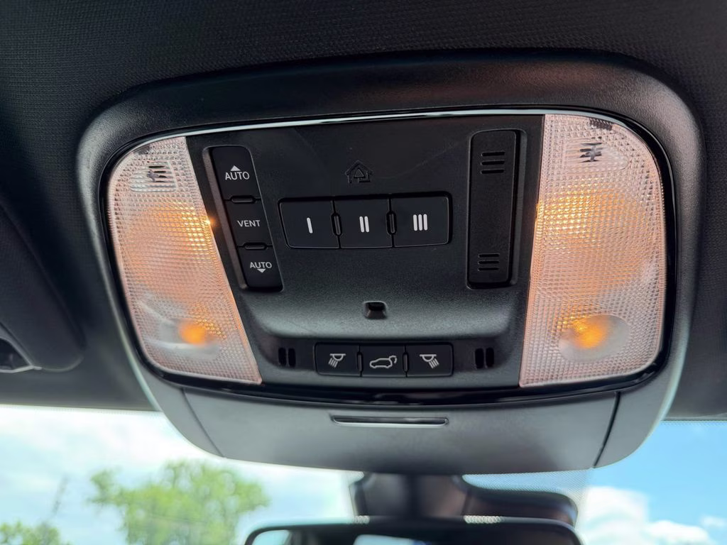2025 DB Black Crystal Clearcoat Dodge Durango R/T AWD SUV