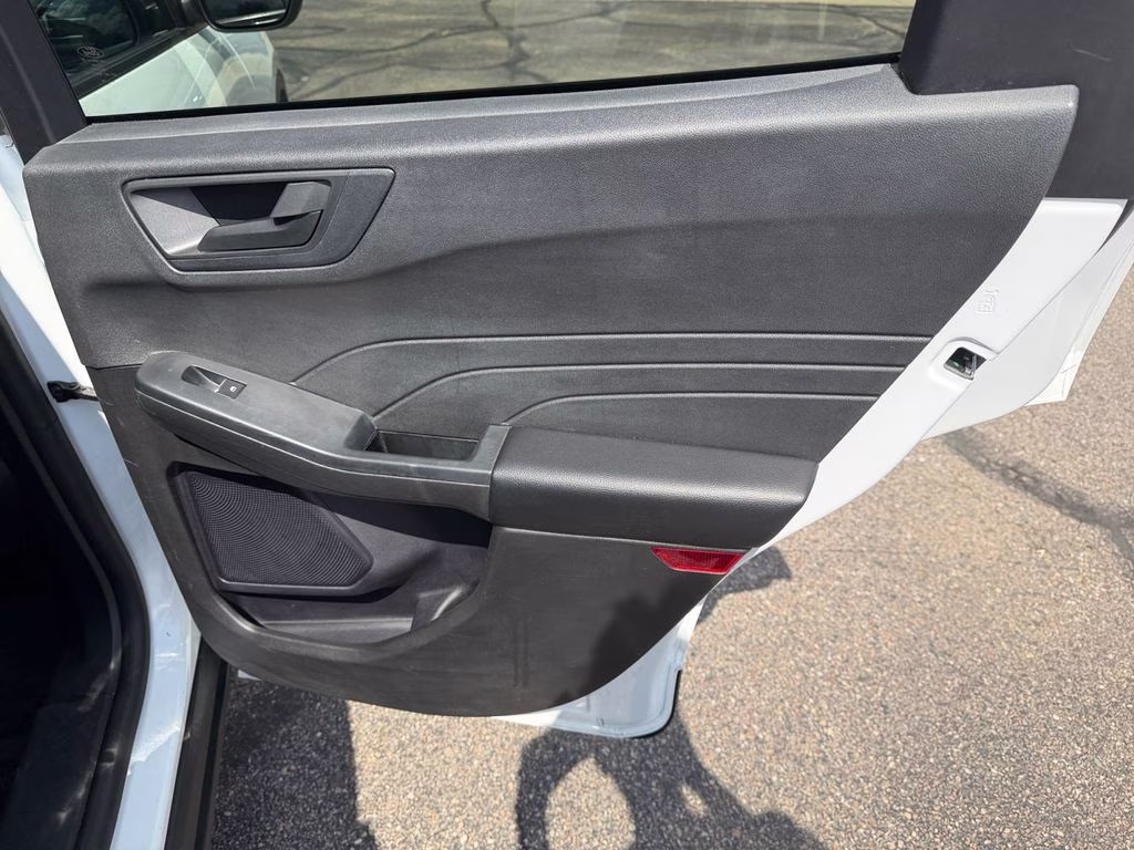 2024 Oxford White Ford Escape Active AWD SUV