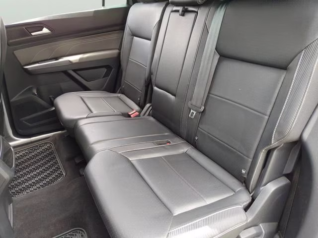 2021 Pure Gray Volkswagen Atlas Cross Sport 3.6L V6 SE w/Technology R-Line AWD SUV