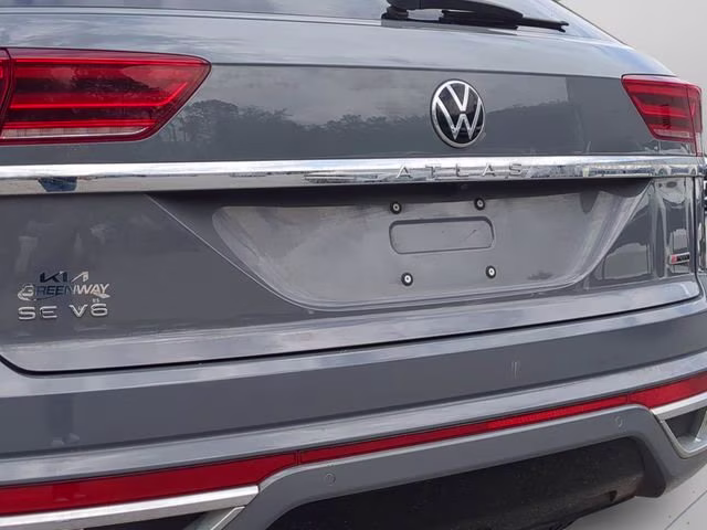 2021 Pure Gray Volkswagen Atlas Cross Sport 3.6L V6 SE w/Technology R-Line AWD SUV