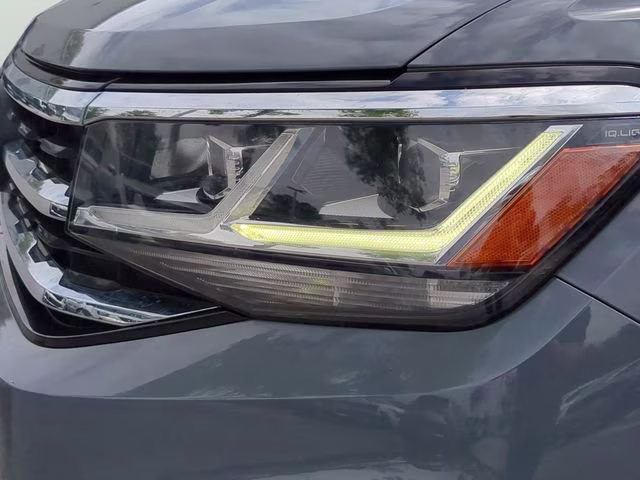 2021 Pure Gray Volkswagen Atlas Cross Sport 3.6L V6 SE w/Technology R-Line AWD SUV