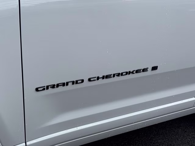 2026 Bright White Clearcoat Jeep Grand Cherokee Limited Reserve 4X4 SUV