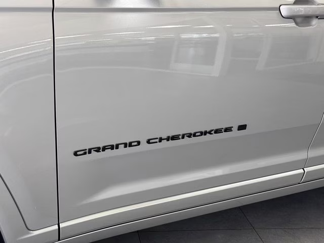 2026 Silver Zynith Jeep Grand Cherokee L Summit 4X4 SUV