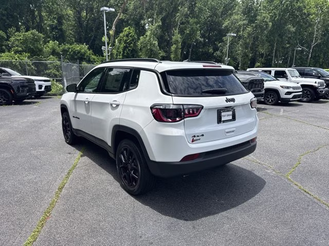 2026 Bright White Clearcoat Jeep Compass Latitude Altitude 4X4 SUV
