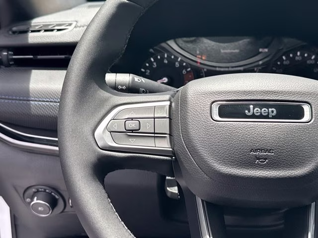 2026 Bright White Clearcoat Jeep Compass Latitude Altitude 4X4 SUV