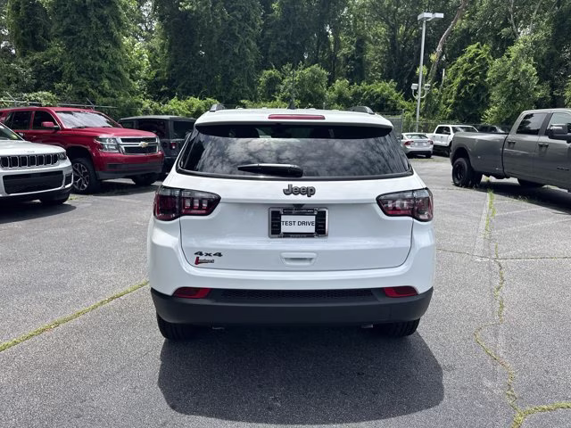2026 Bright White Clearcoat Jeep Compass Latitude Altitude 4X4 SUV