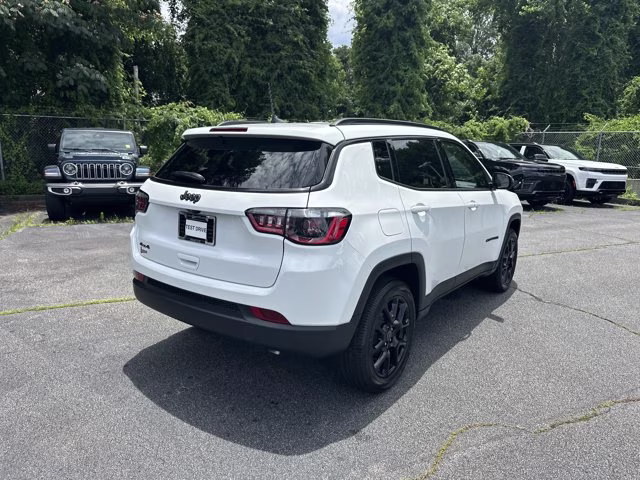 2026 Bright White Clearcoat Jeep Compass Latitude Altitude 4X4 SUV
