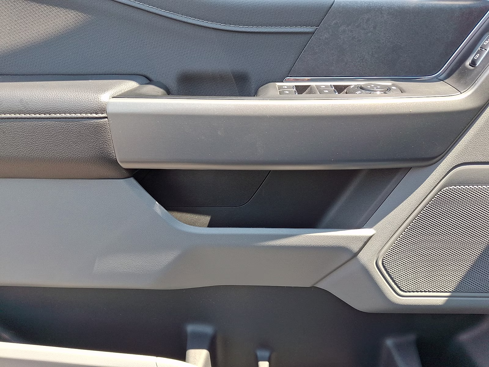 2024 Avalanche - DR Ford F-150 XLT 4X4