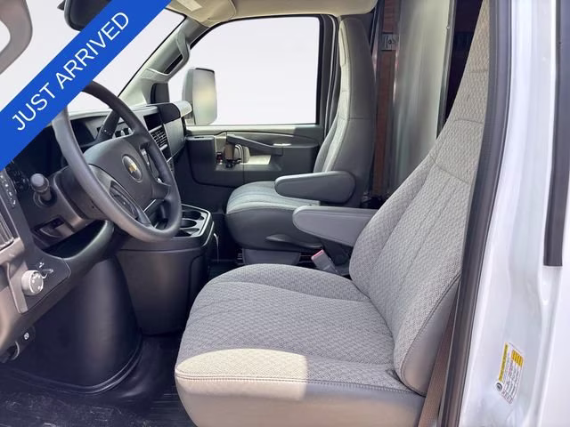 2026 Summit White Chevrolet Express Cutaway 3500 1WT RWD Long Wheelbase