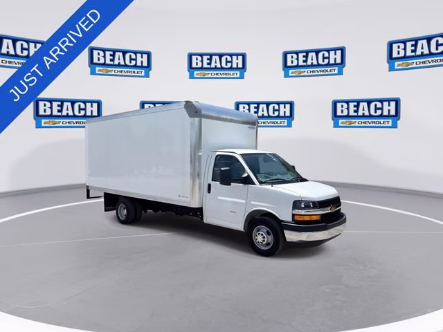 2026 Summit White Chevrolet Express Cutaway 3500 1WT RWD Long Wheelbase