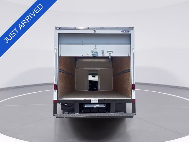 2026 Summit White Chevrolet Express Cutaway 3500 1WT RWD Long Wheelbase