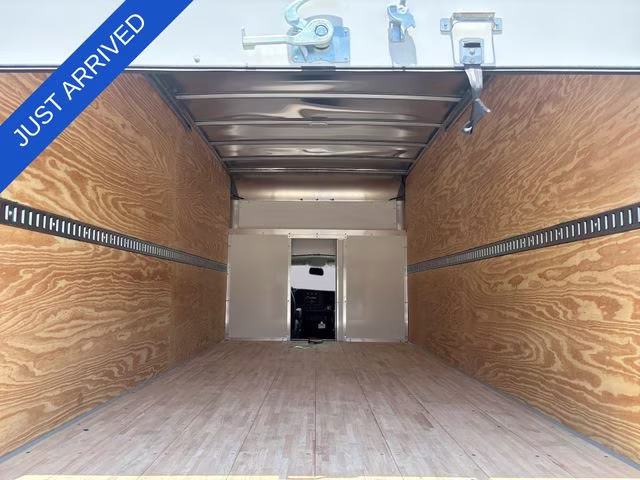 2026 Summit White Chevrolet Express Cutaway 3500 1WT RWD Long Wheelbase