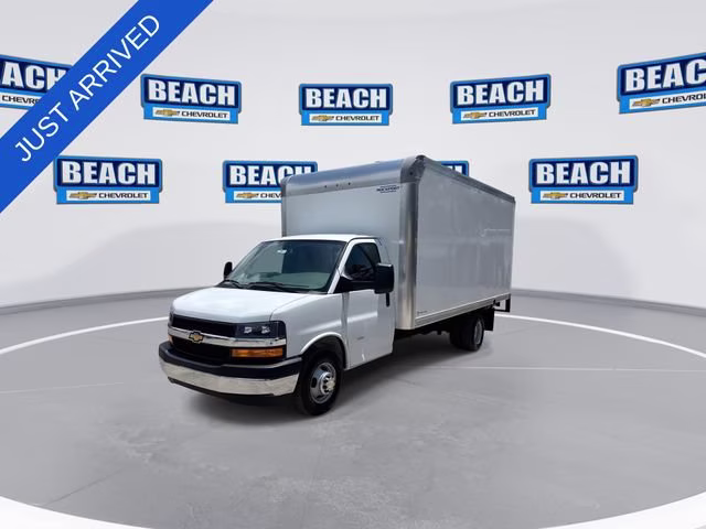 2026 Summit White Chevrolet Express Cutaway 3500 1WT RWD Long Wheelbase