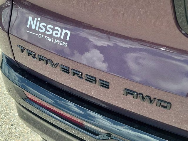 2024 Stardust Metallic Chevrolet Traverse RS AWD SUV
