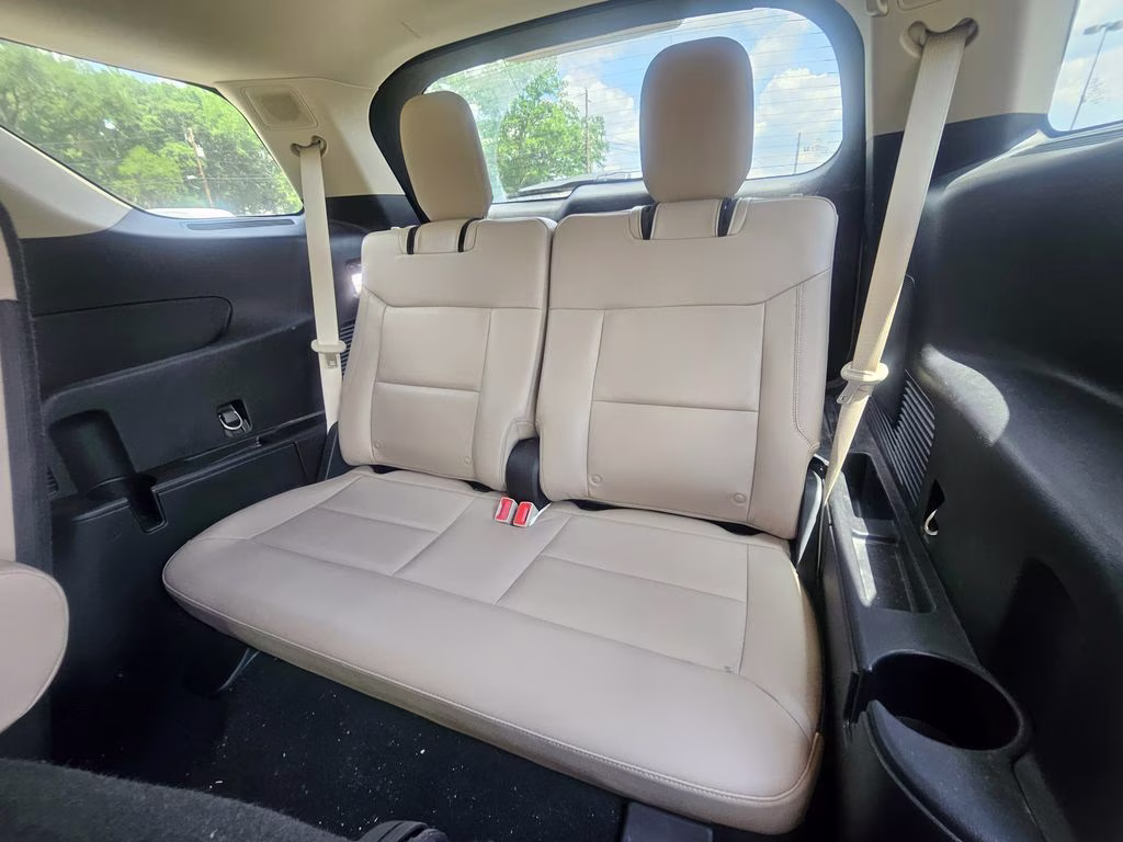 2021 Star White Metallic Tri-Coat Ford Explorer Limited RWD SUV