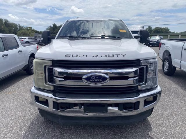 2017 Oxford White Ford Super Duty F-250 SRW XLT 4X4 Truck