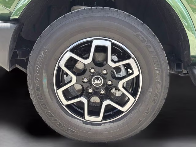 2025 Green Metallic Ford Bronco Outer Banks 4X4 Convertible