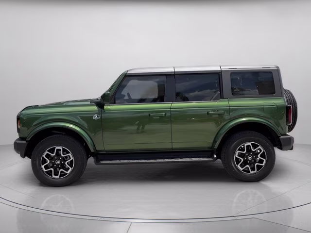 2025 Green Metallic Ford Bronco Outer Banks 4X4 Convertible