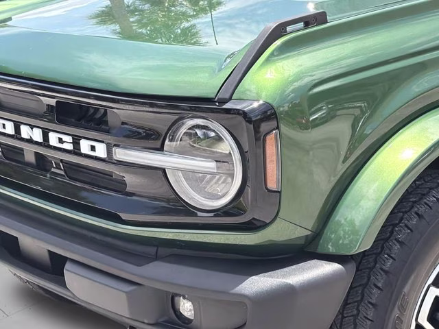 2025 Green Metallic Ford Bronco Outer Banks 4X4 Convertible