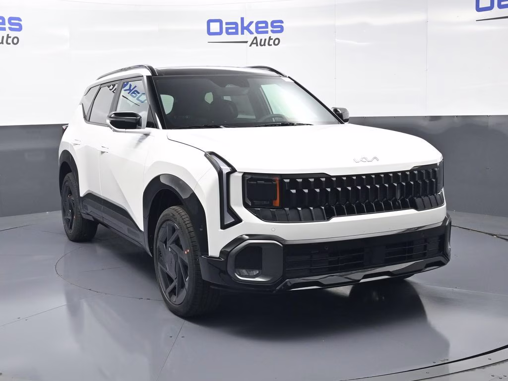 2027 Snow White Pearl Kia Seltos X-Line SX AWD SUV