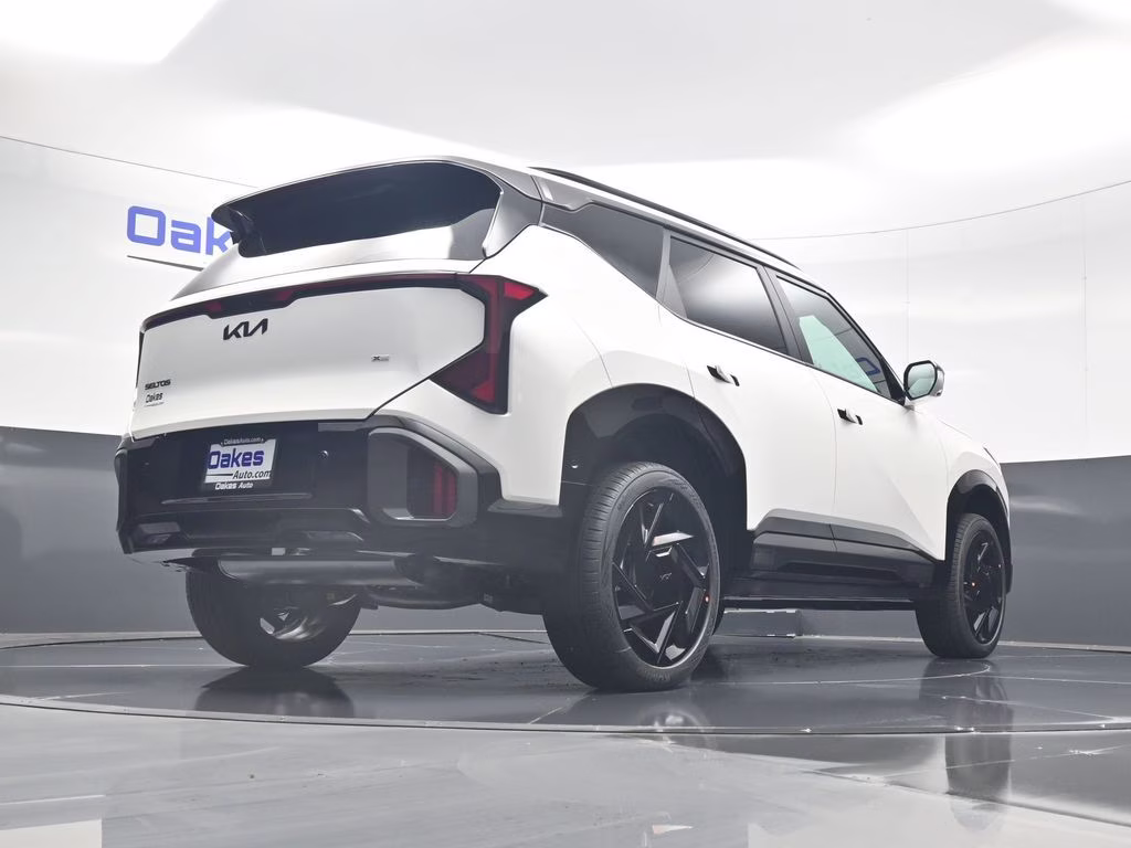 2027 Snow White Pearl Kia Seltos X-Line SX AWD SUV
