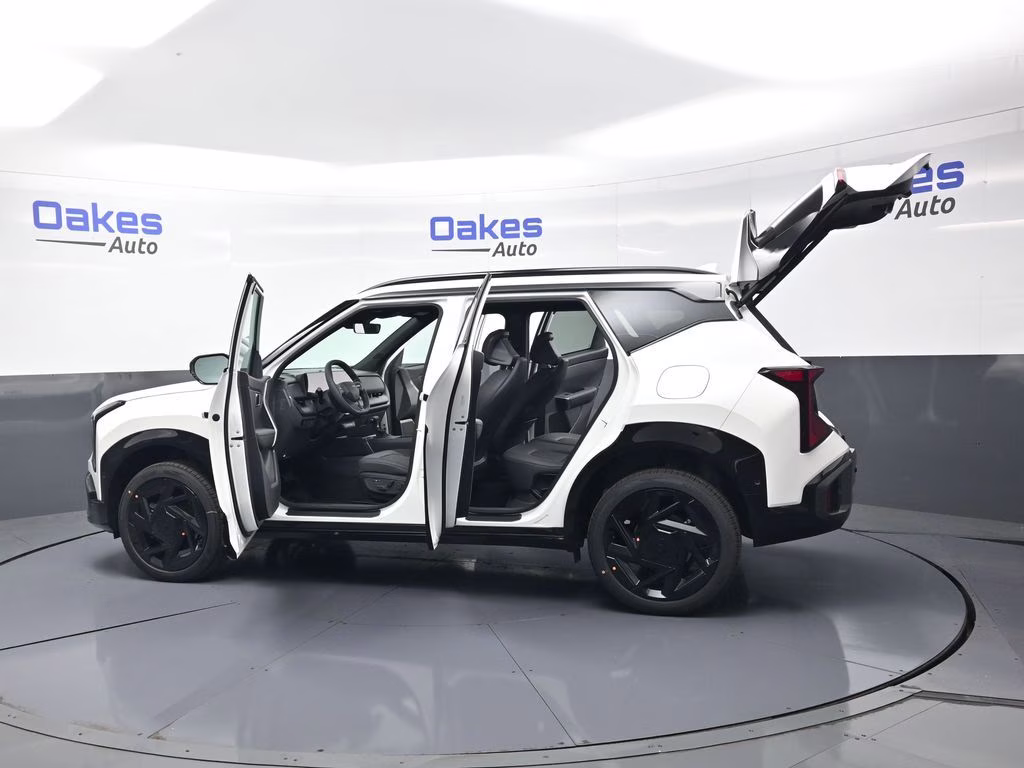 2027 Snow White Pearl Kia Seltos X-Line SX AWD SUV