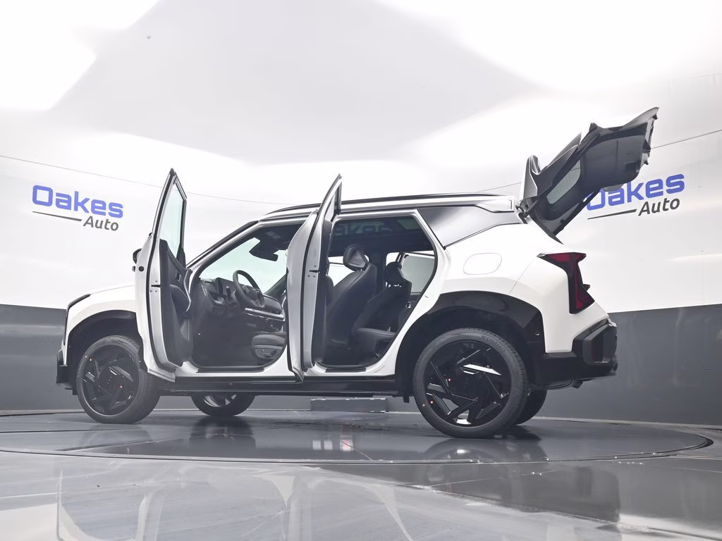2027 Snow White Pearl Kia Seltos X-Line SX AWD SUV
