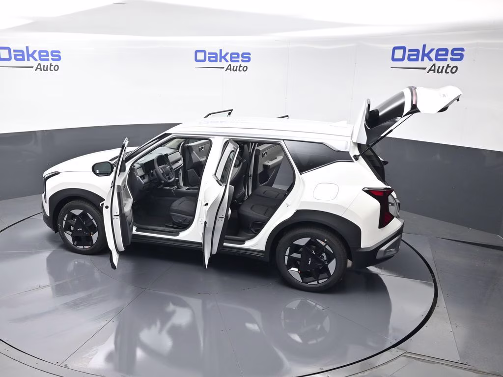 2027 Snow White Pearl Kia Seltos S FWD SUV