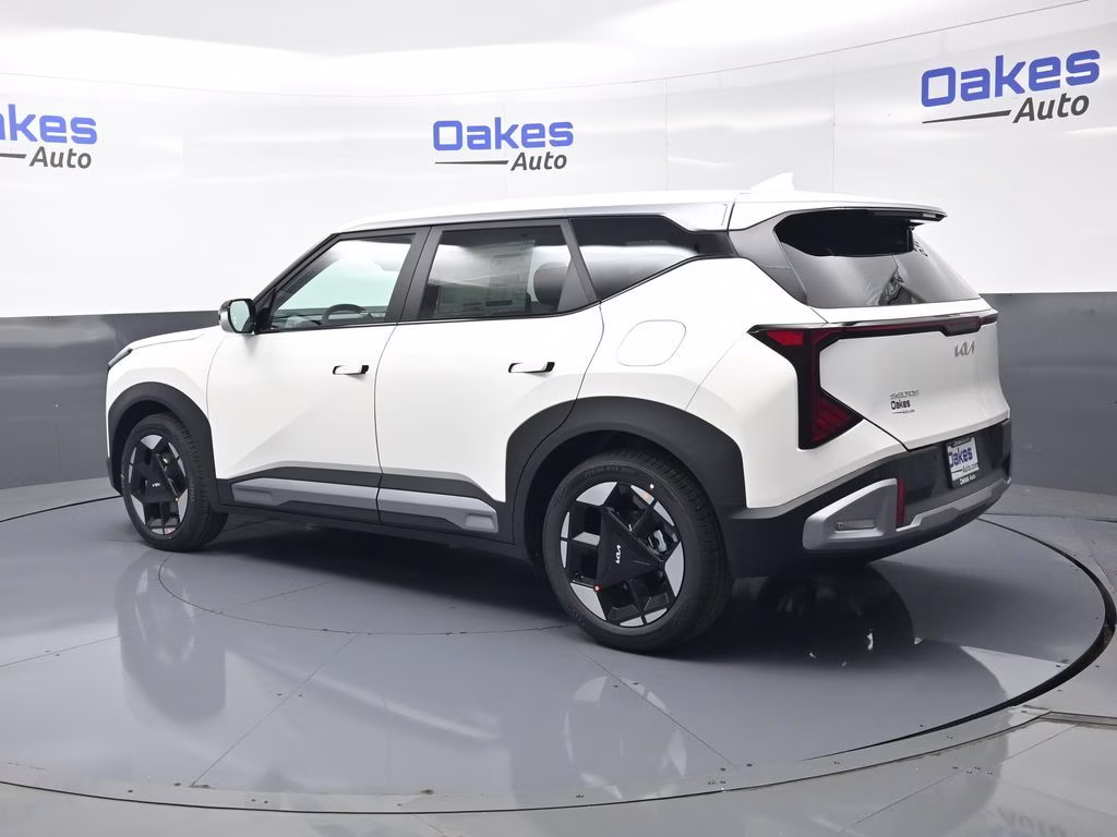 2027 Snow White Pearl Kia Seltos S FWD SUV