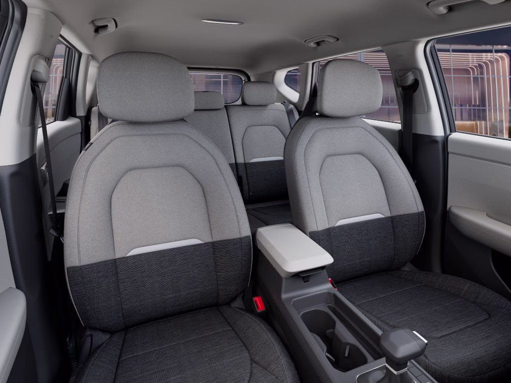 2027 Ivory Silver Kia Seltos S FWD SUV