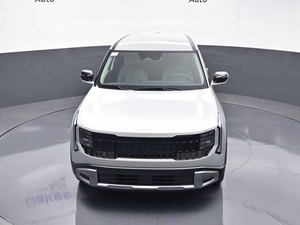 2027 Ivory Silver Kia Seltos S FWD SUV