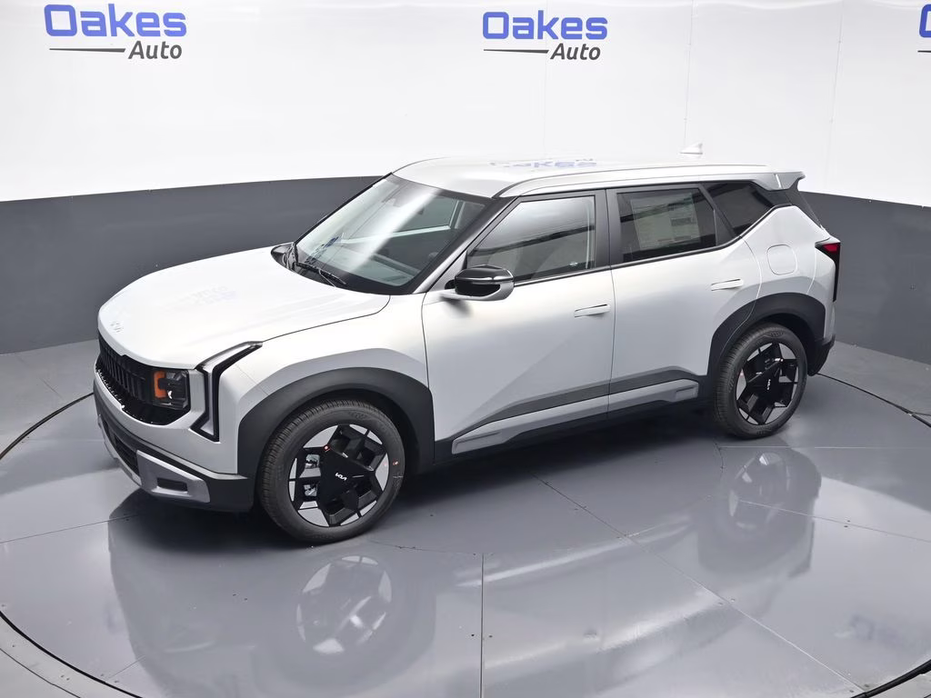 2027 Ivory Silver Kia Seltos S FWD SUV