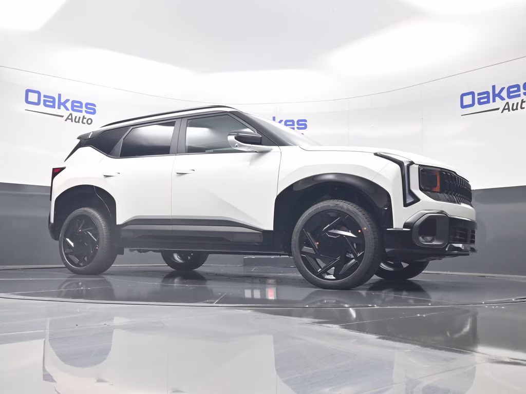 2027 Snow White Pearl Kia Seltos X-Line SX AWD SUV