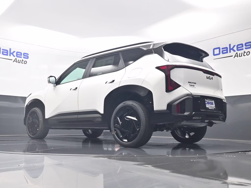 2027 Snow White Pearl Kia Seltos X-Line SX AWD SUV