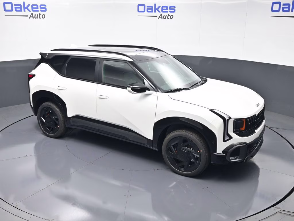2027 Snow White Pearl Kia Seltos X-Line SX AWD SUV