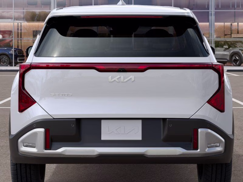 2027 Snow White Pearl Kia Seltos S FWD SUV