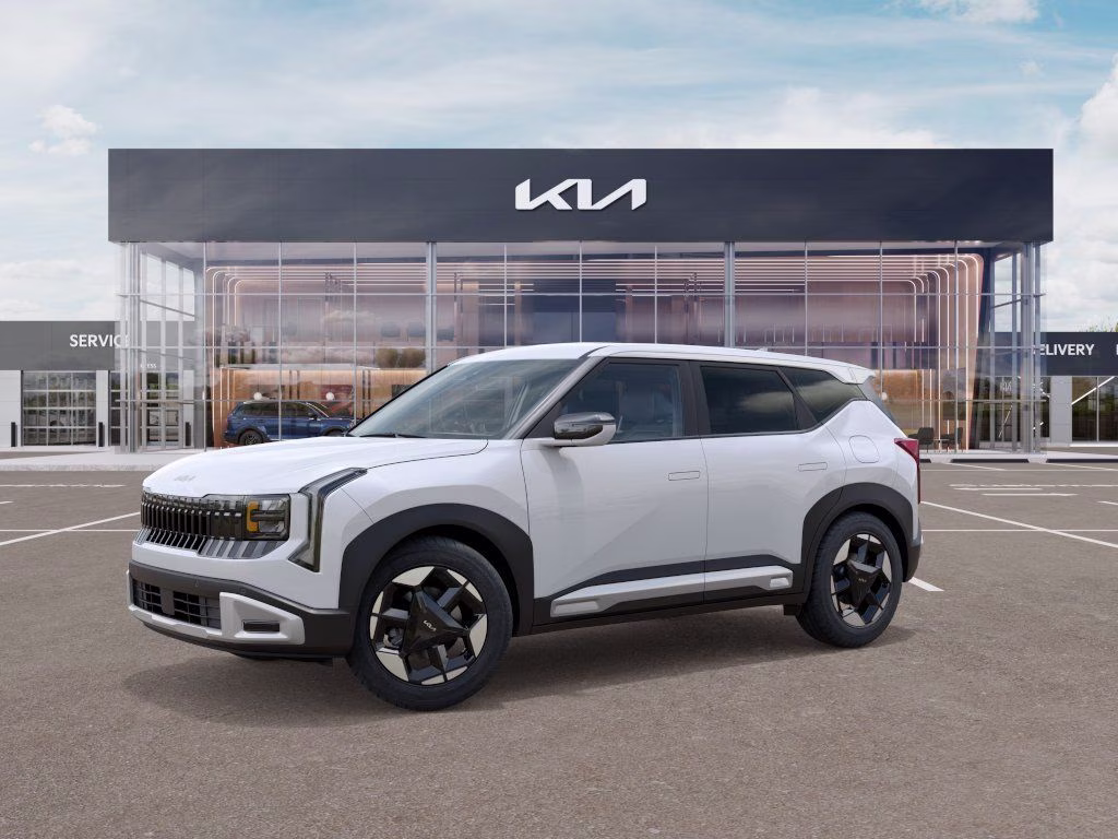 2027 Snow White Pearl Kia Seltos S FWD SUV