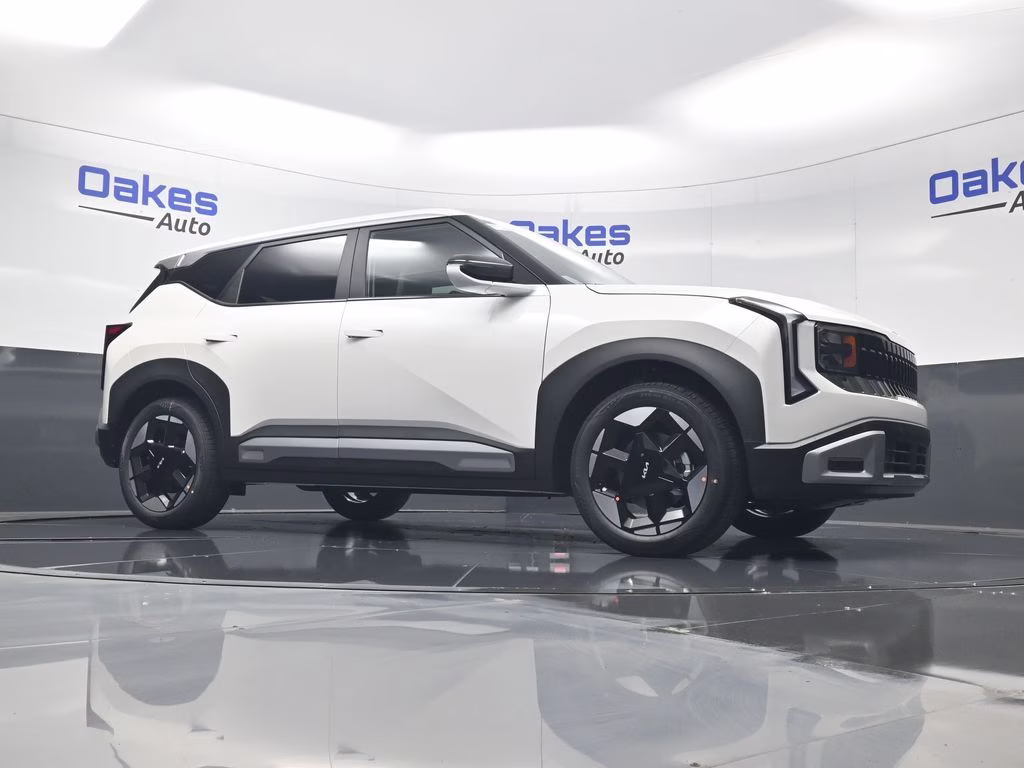 2027 Snow White Pearl Kia Seltos S FWD SUV